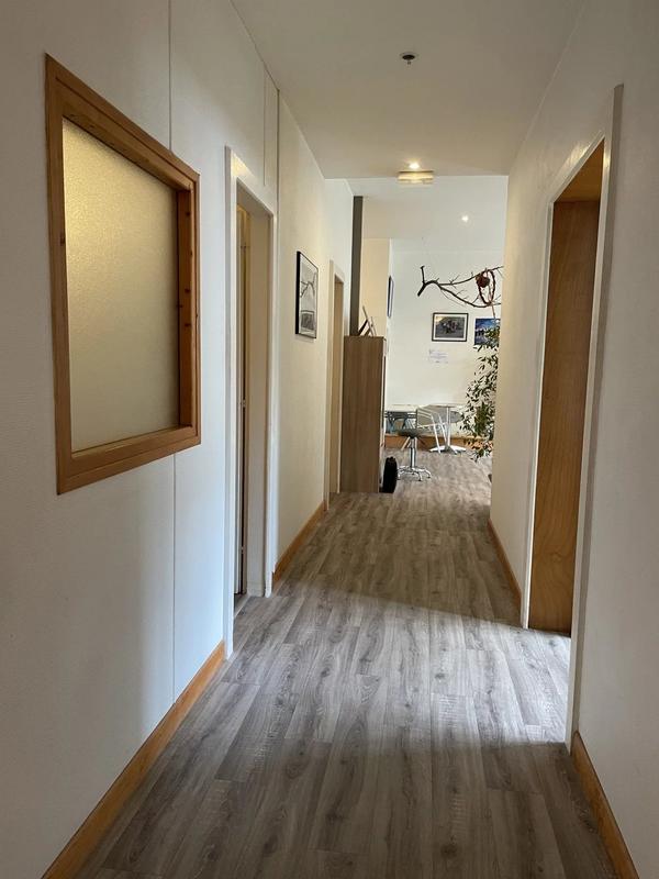 Bureau - 125 m² - 6 pièces