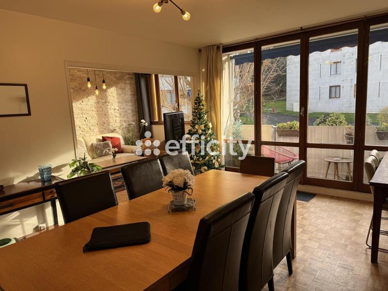 Appartement - 97 m² - 5 pièces