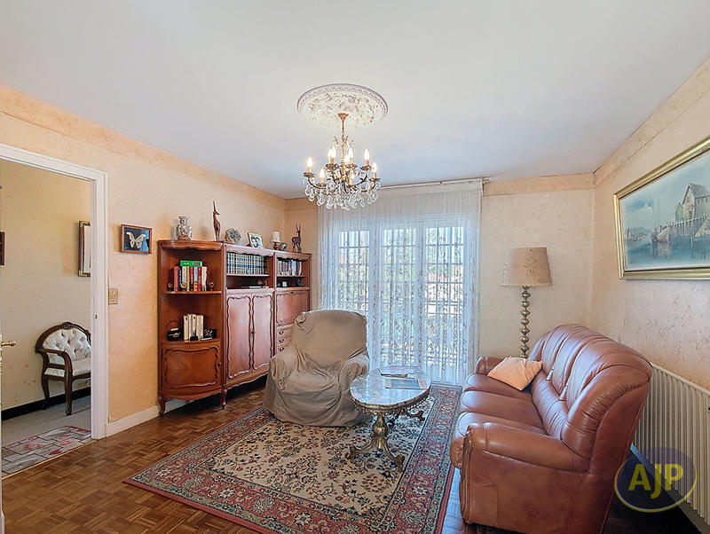 Maison - 140 m² - 7 pièces