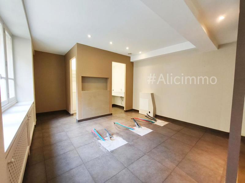 Immeuble - 300 m² - 15 pièces