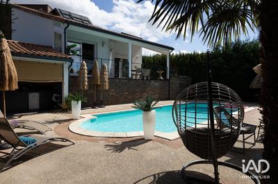 Maison - 250 m² - 4 pièces