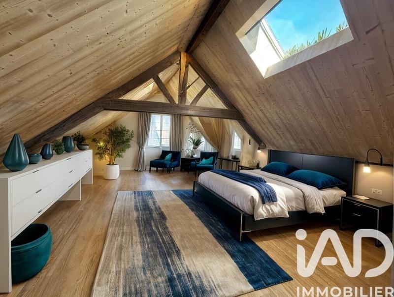 Maison - 315 m² - 8 pièces