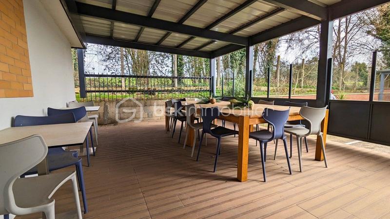 Immeuble - 1 900 m² - 30 pièces