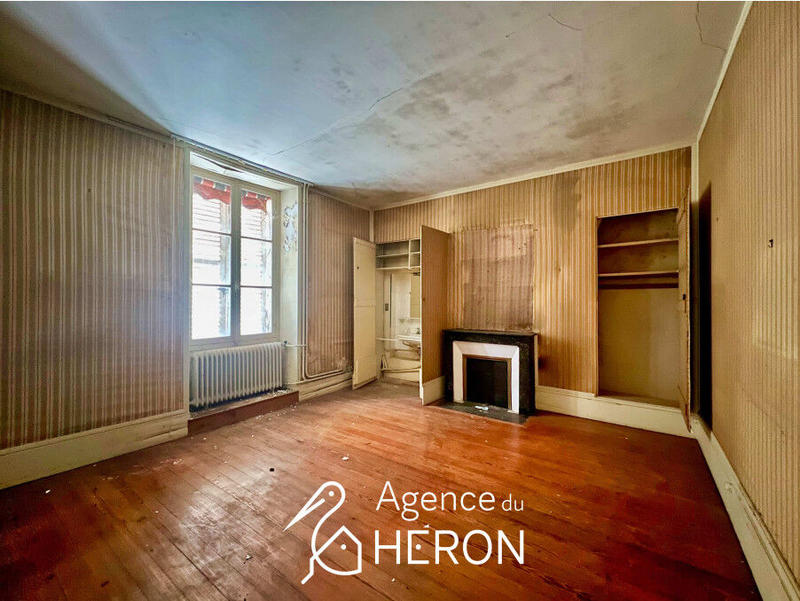 Propriété - 337 m² - 16 pièces