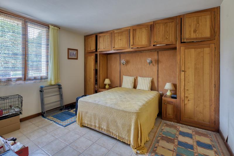 Maison - 230 m² - 13 pièces