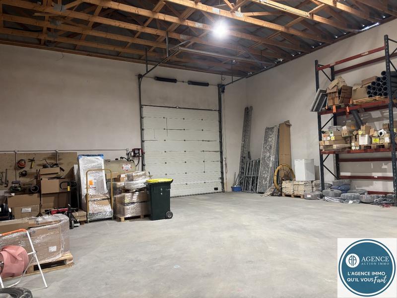 Entrepôt - 200 m² - 1 pièce