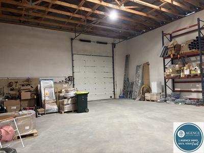 Entrepôt - 200 m² - 1 pièce