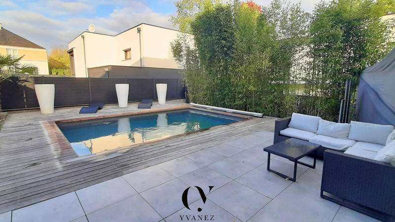 Maison - 151 m² - 7 pièces