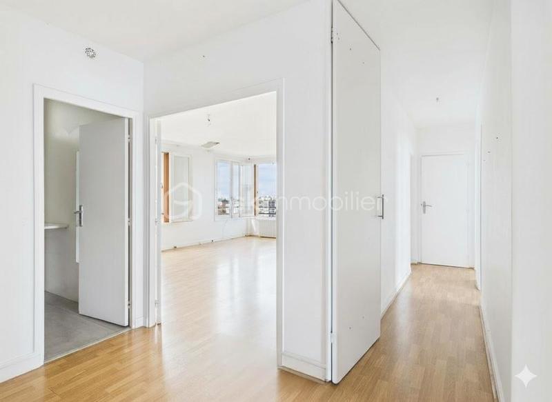 Appartement - 93 m² - 5 pièces