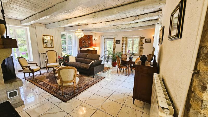 Maison - 286 m² - 9 pièces