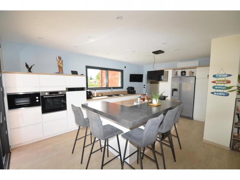 Maison - 194 m² - 6 pièces