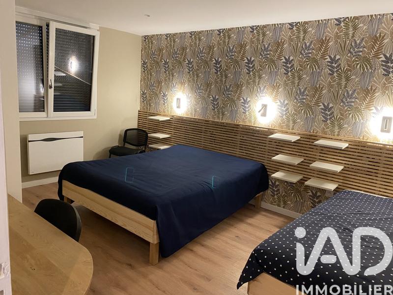 Maison - 250 m² - 9 pièces