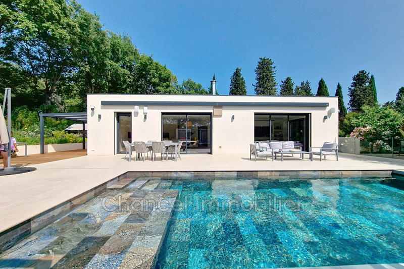 Demeure - 241 m² - 7 pièces