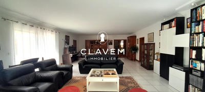 Maison contemporaine - 296 m² - 10 pièces