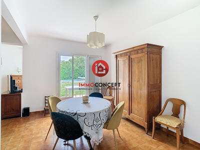 Maison traditionnelle - 157 m² - 8 pièces