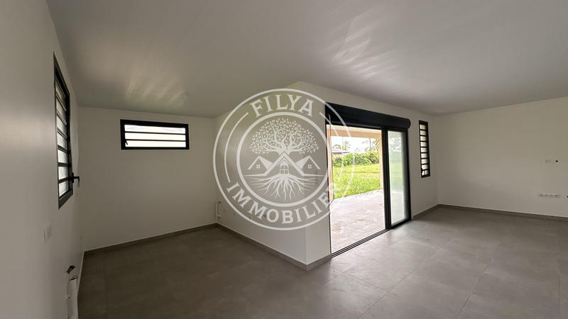 Maison - 93 m² - 4 pièces