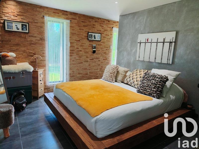 Maison - 252 m² - 9 pièces