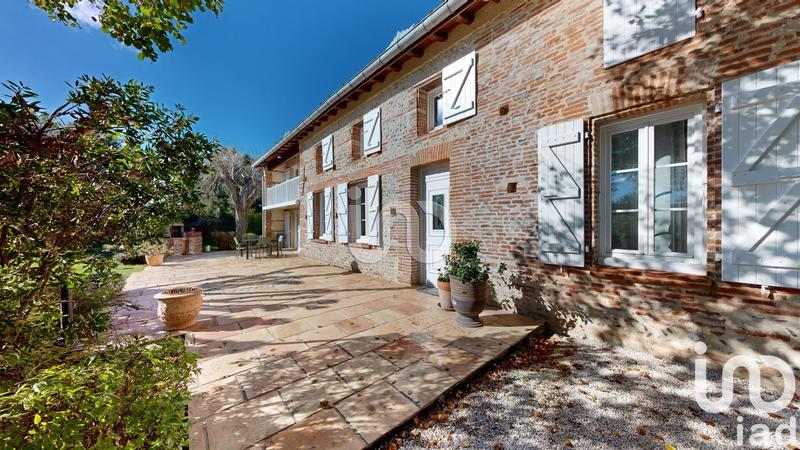 Maison - 242 m² - 6 pièces