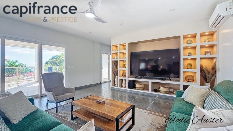 Propriété - 305 m² - 7 pièces