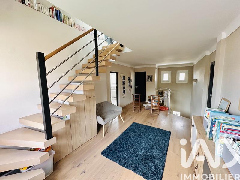 Maison - 216 m² - 12 pièces