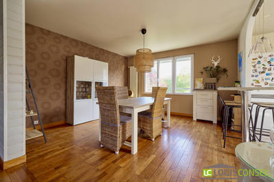 Maison - 152 m² - 8 pièces