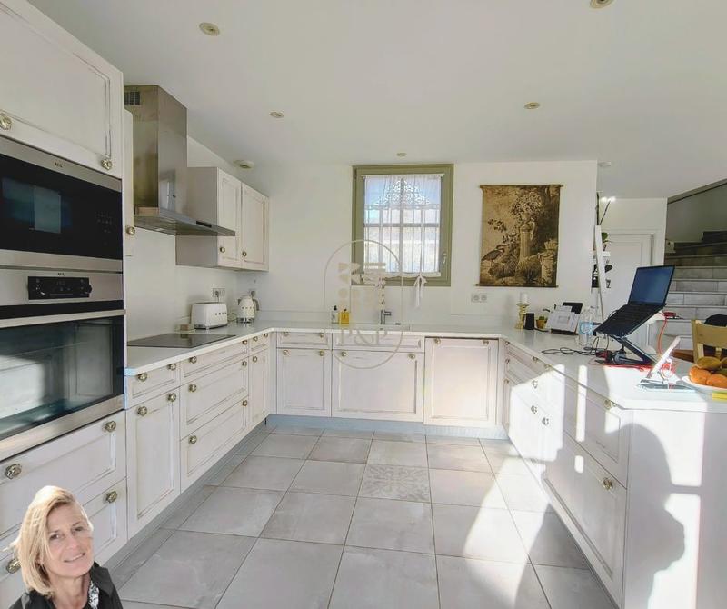 Maison - 165 m² - 5 pièces