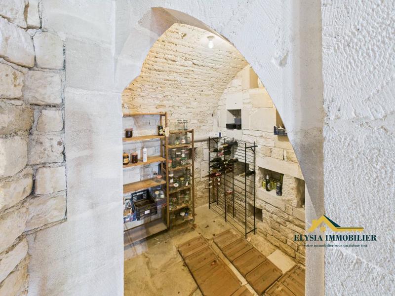 Demeure - 259 m² - 9 pièces