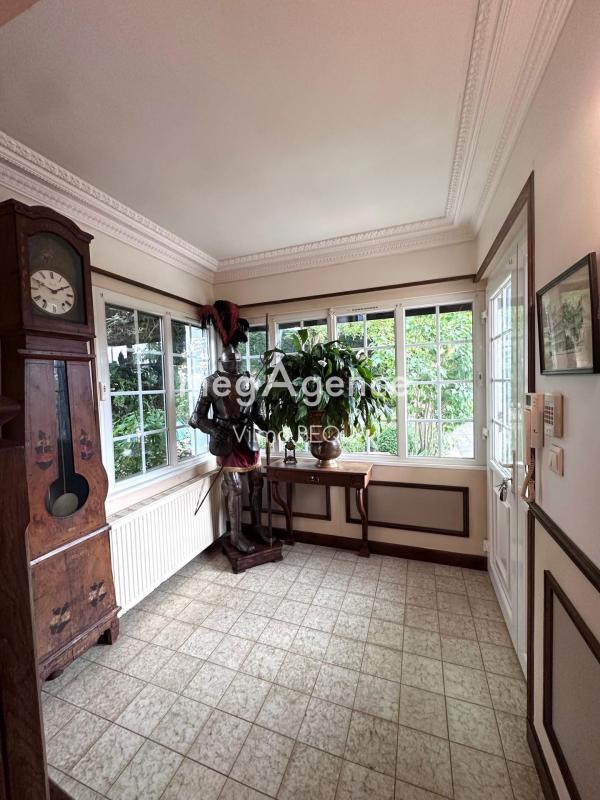 Maison - 220 m² - 7 pièces