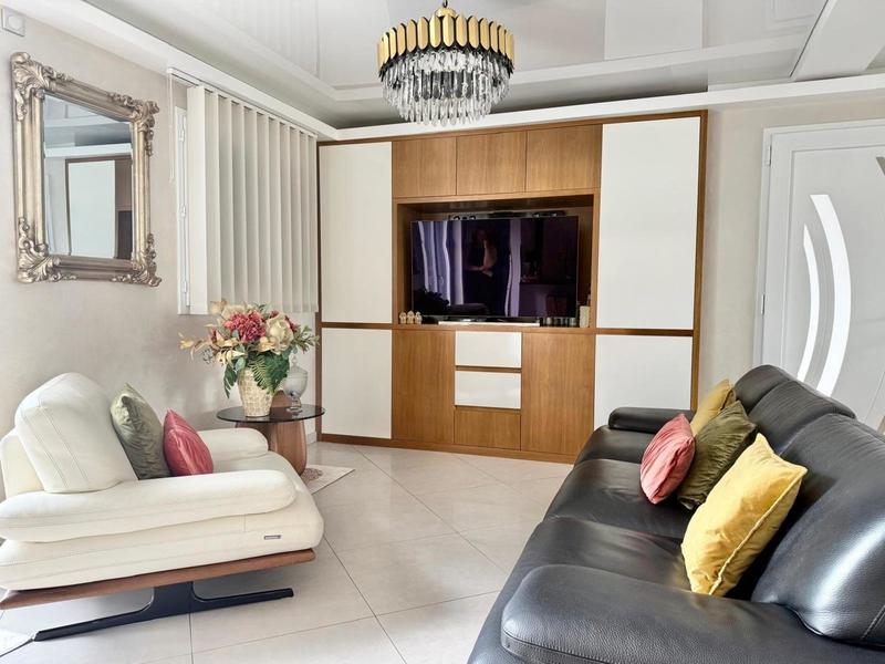 Maison - 145 m² - 6 pièces