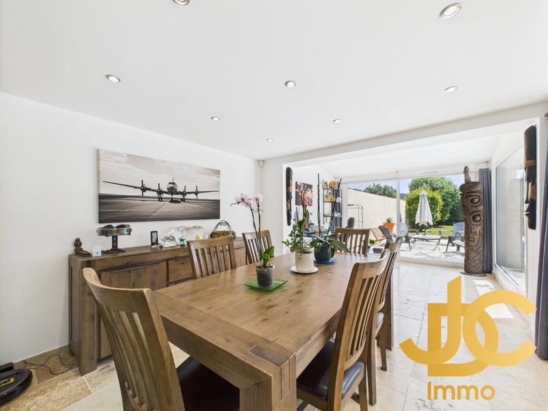 Maison - 194 m² - 7 pièces