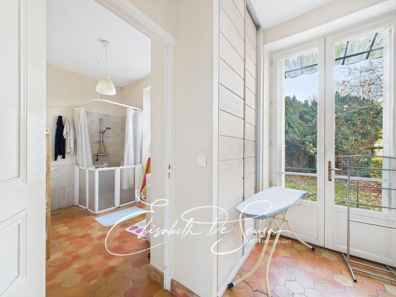 Maison de maîtres - 200 m² - 9 pièces