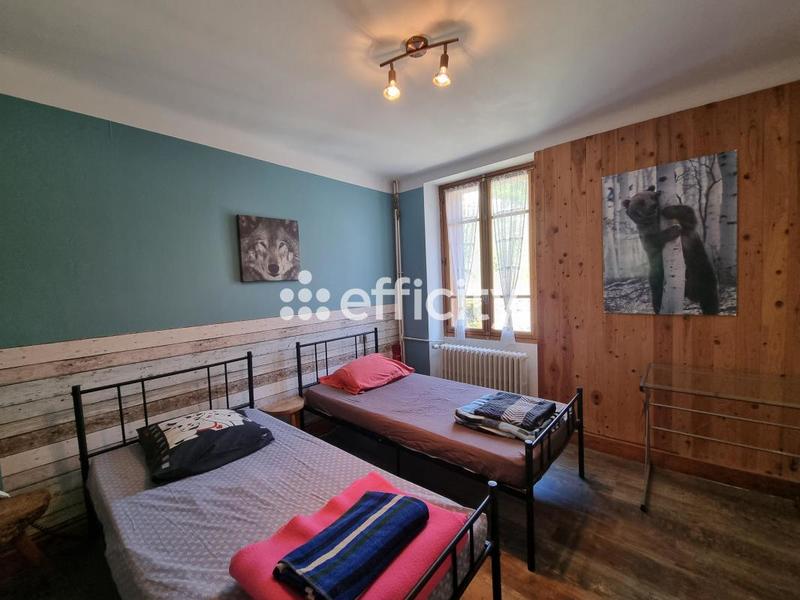 Maison - 145 m² - 10 pièces