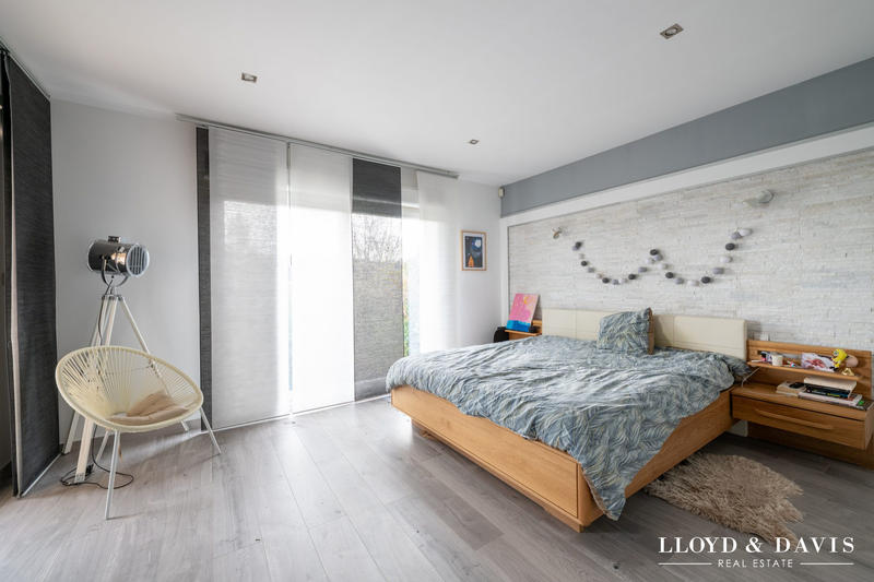 Maison - 195 m² - 7 pièces