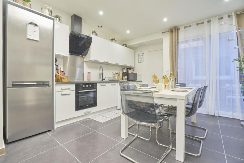 Maison - 104 m² - 7 pièces