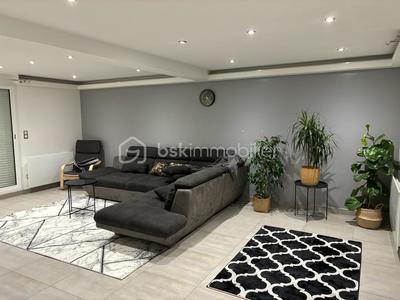 Maison - 161 m² - 7 pièces