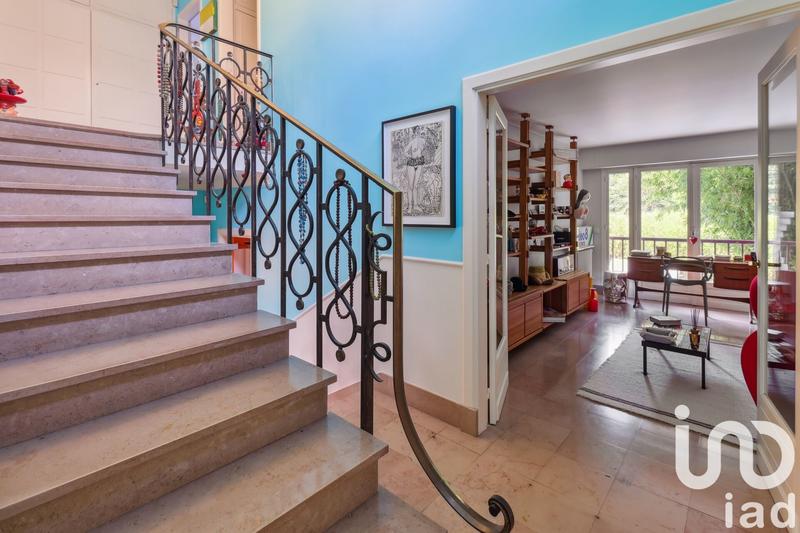 Maison - 250 m² - 8 pièces