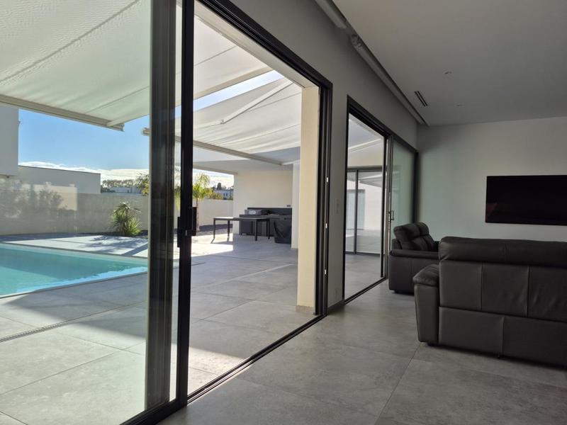 Maison - 232 m² - 6 pièces