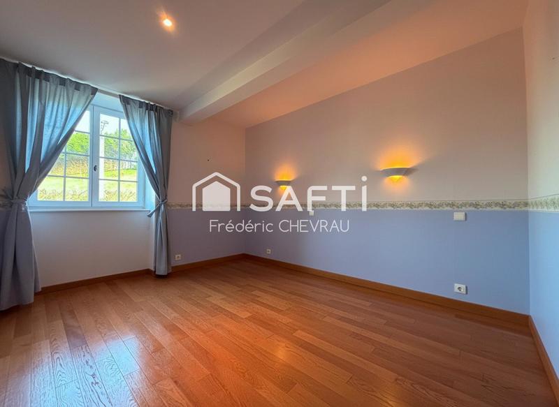 Maison - 261 m² - 7 pièces