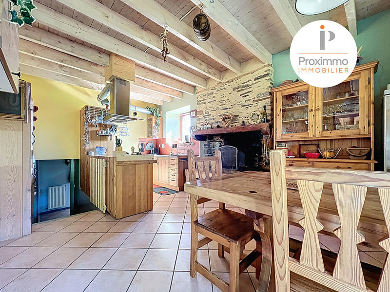 Maison - 199 m² - 8 pièces