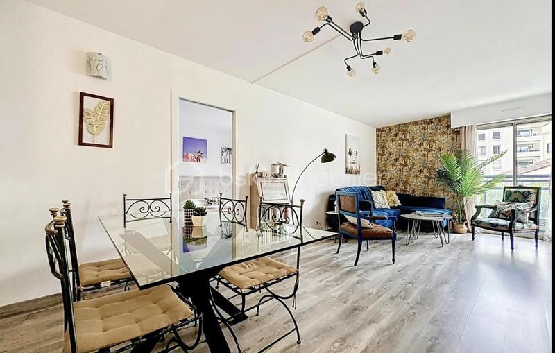 Appartement - 64 m² - 3 pièces