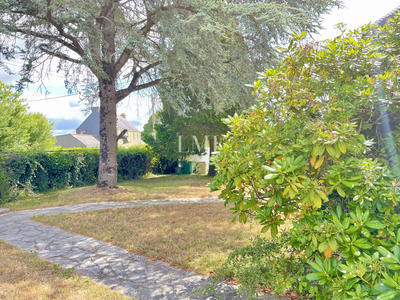 Maison - 238 m² - 8 pièces