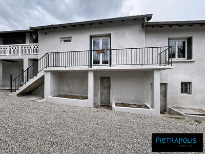 Appartement - 97 m² - 3 pièces