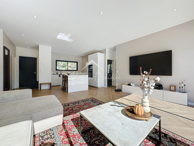 Maison - 99 m² - 4 pièces