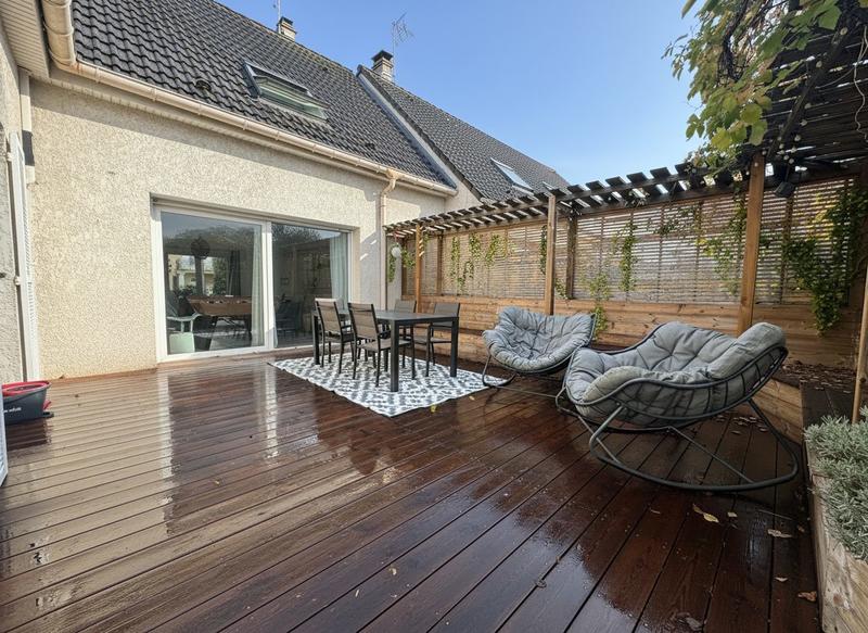 Villa - 200 m² - 6 pièces