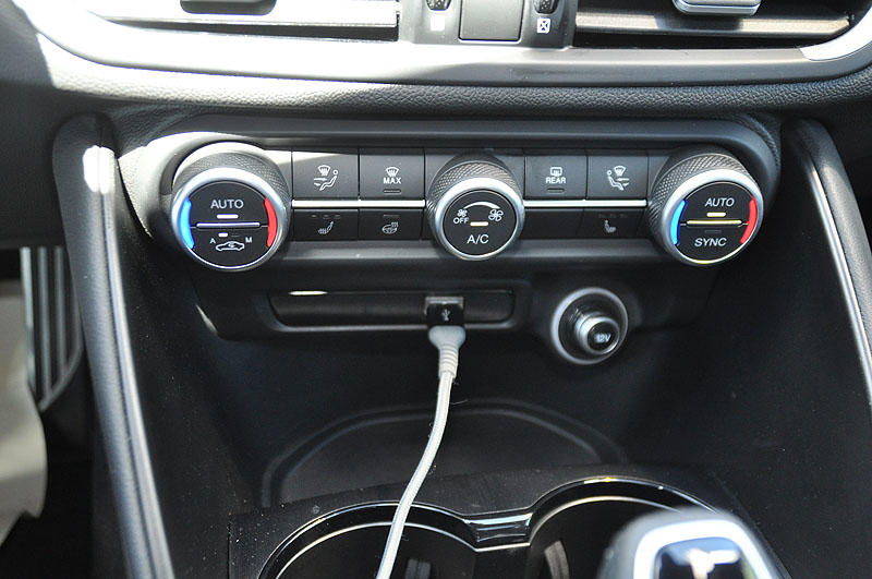 Alfa Romeo Giulia 160 at8 sprint toit ouvrant