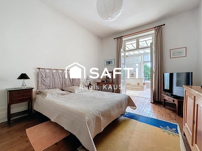 Maison - 199 m² - 7 pièces