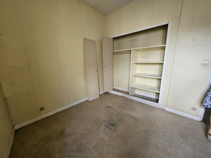 Maison - 600 m² - 5 pièces