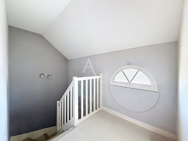 Maison - 95 m² - 4 pièces