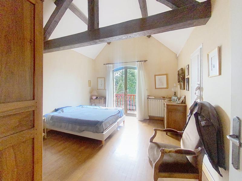 Maison - 204 m² - 7 pièces