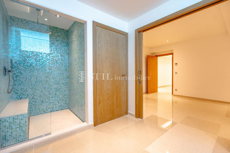 Villa - 180 m² - 5 pièces